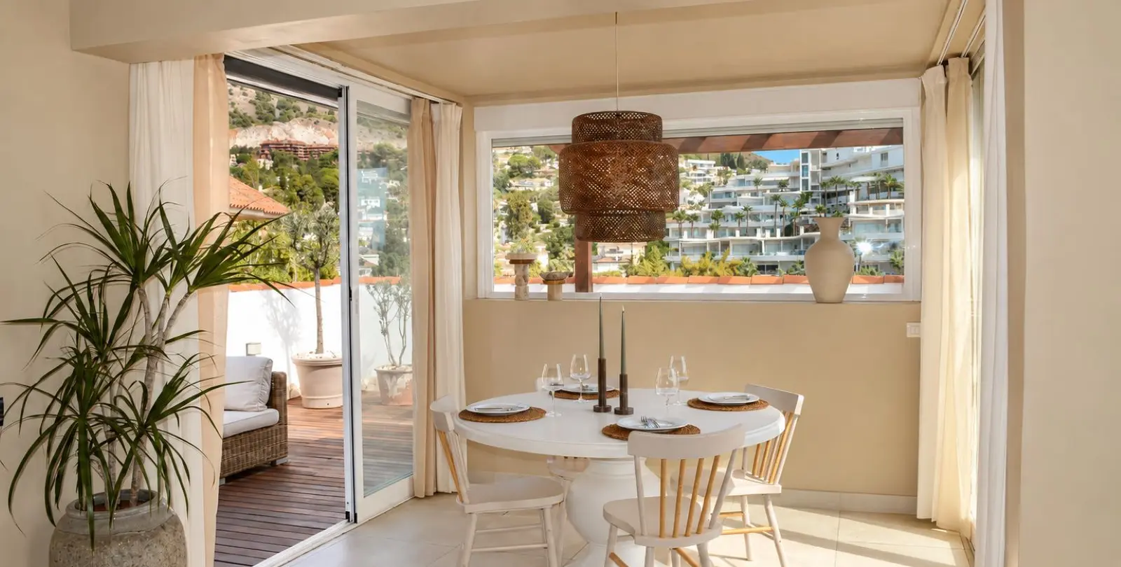 Sale of penthouse in Higueron 11