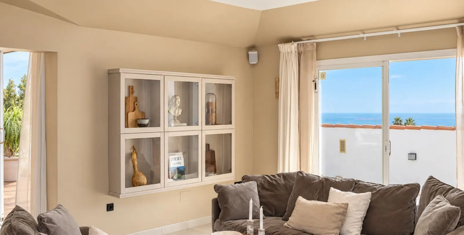Sale of penthouse in Higueron 15