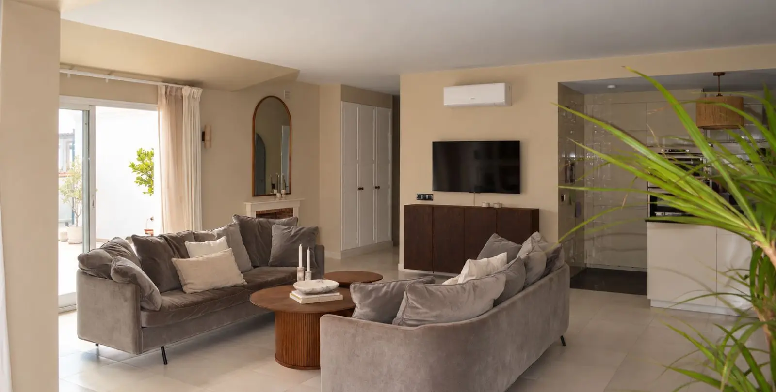 Sale of penthouse in Higueron 17