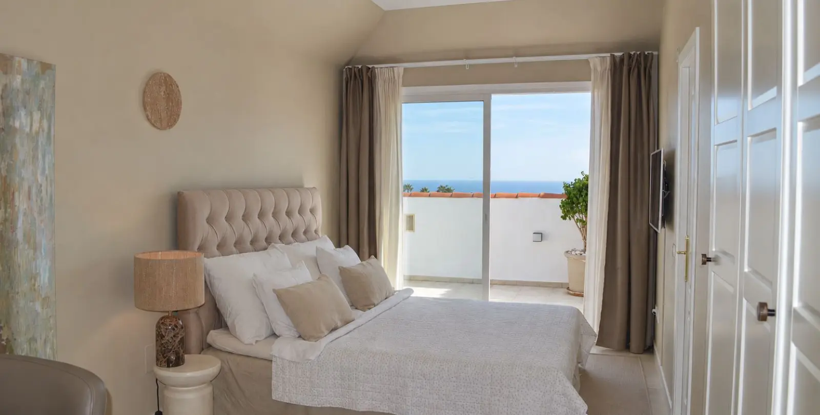 Sale of penthouse in Higueron 20