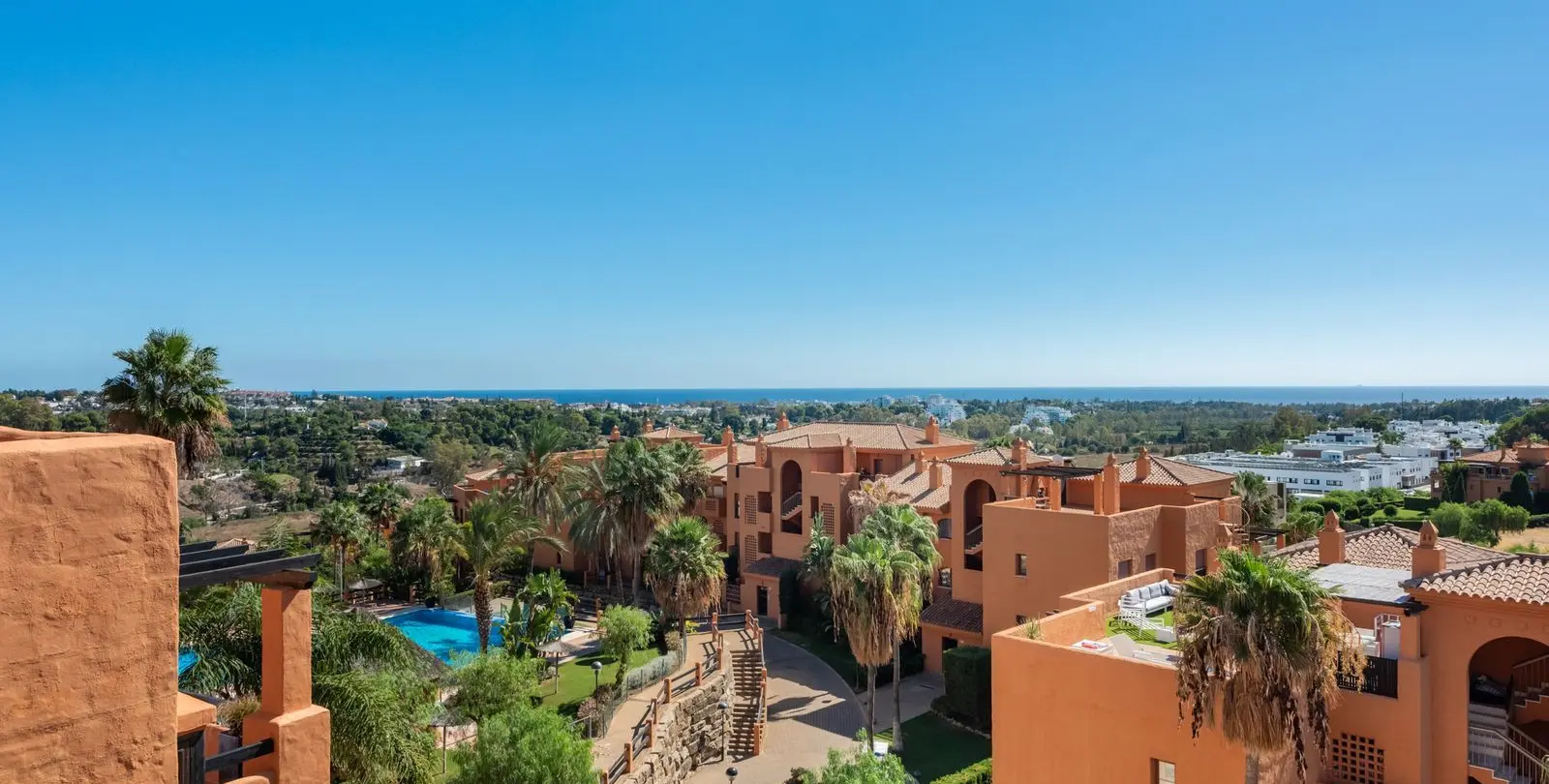 Sale of penthouse duplex in New Golden Mile 2