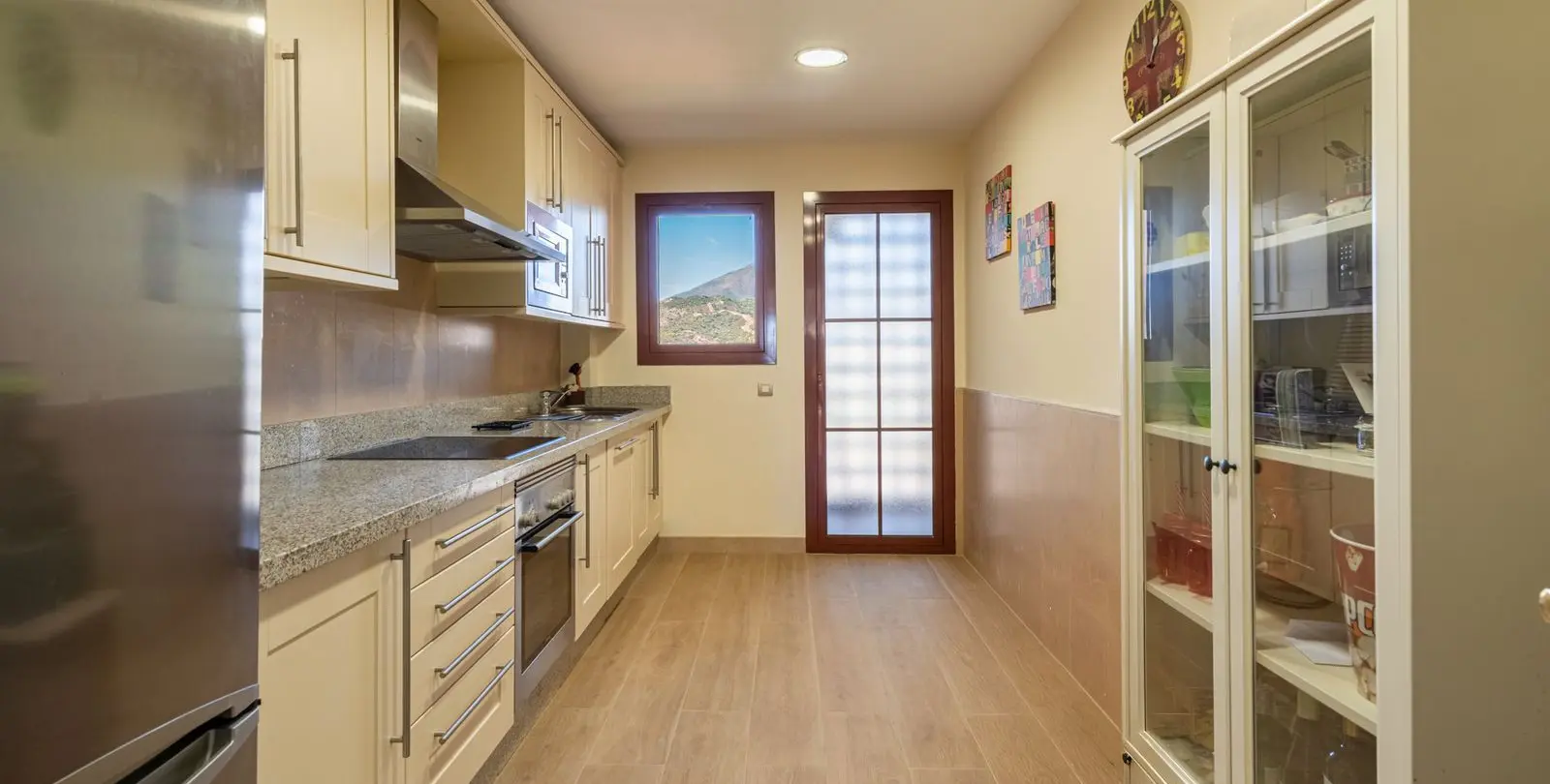 Sale of penthouse duplex in New Golden Mile 8