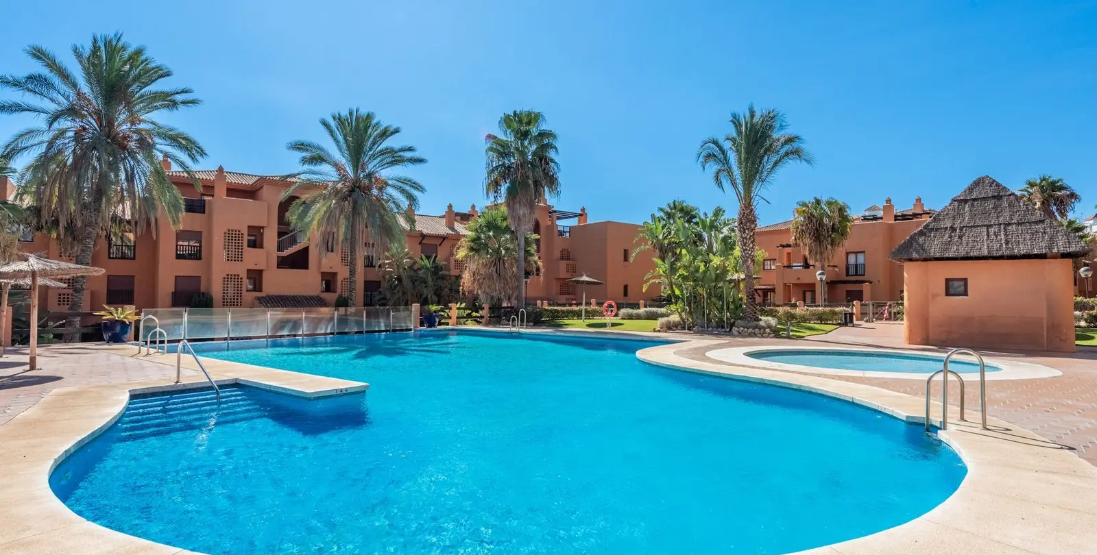Sale of penthouse duplex in New Golden Mile 21