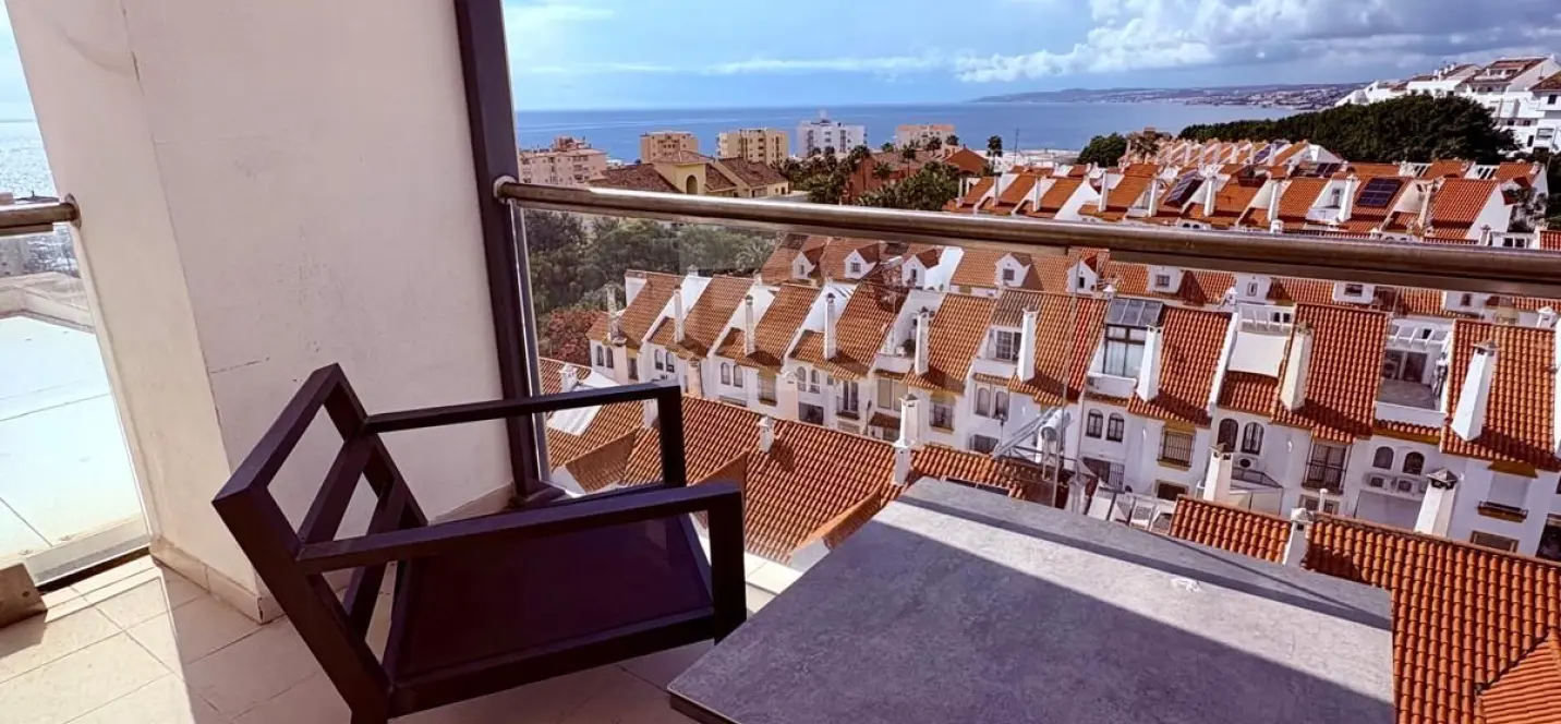 Sale of penthouse in Estepona 2