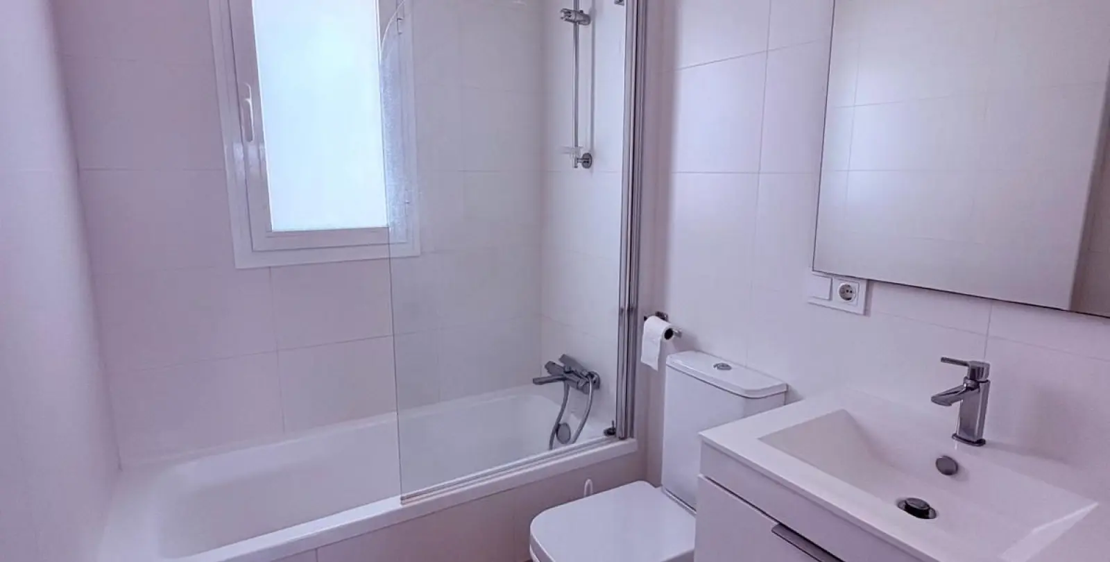 Sale of penthouse in Estepona 12