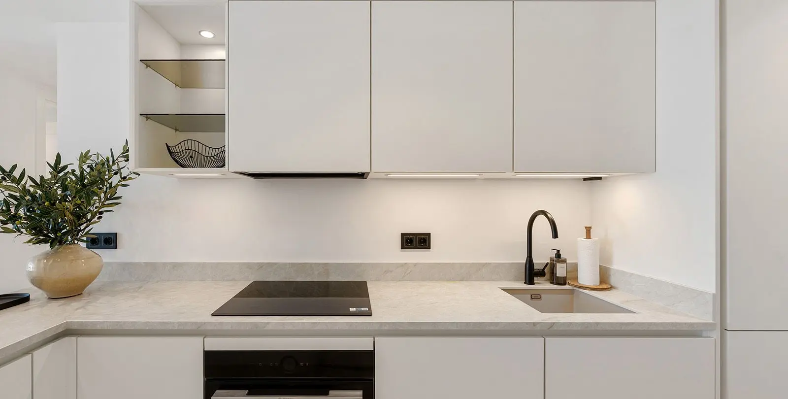 Sale of middle floor apartment in Los Arqueros 10