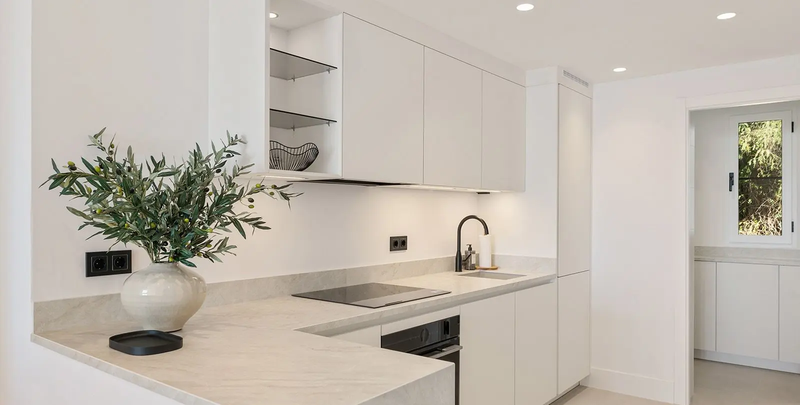 Sale of middle floor apartment in Los Arqueros 15