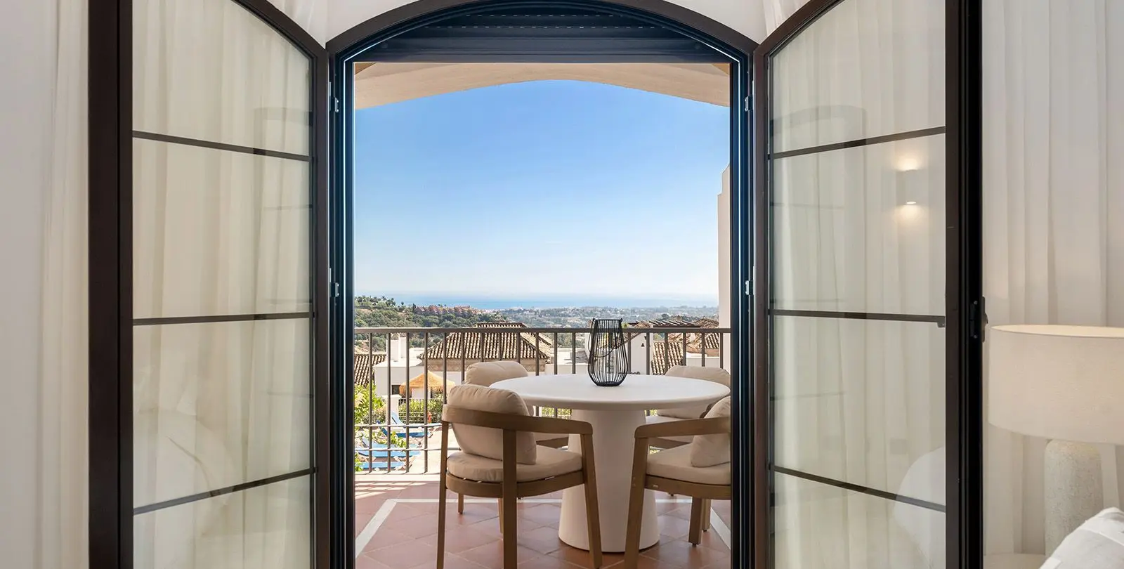 Sale of middle floor apartment in Los Arqueros 18