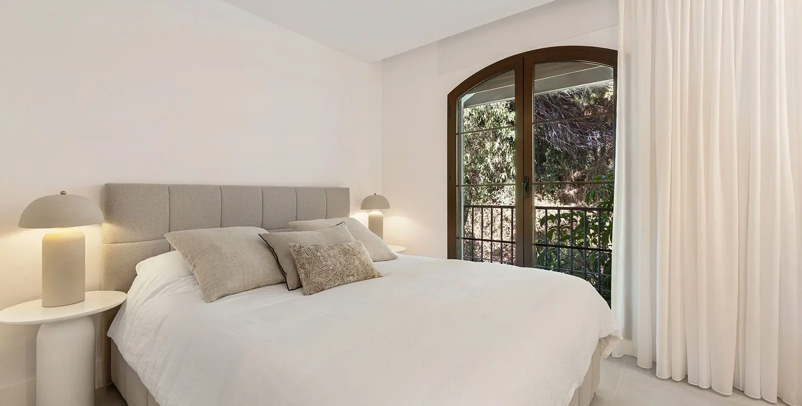 Sale of middle floor apartment in Los Arqueros 21