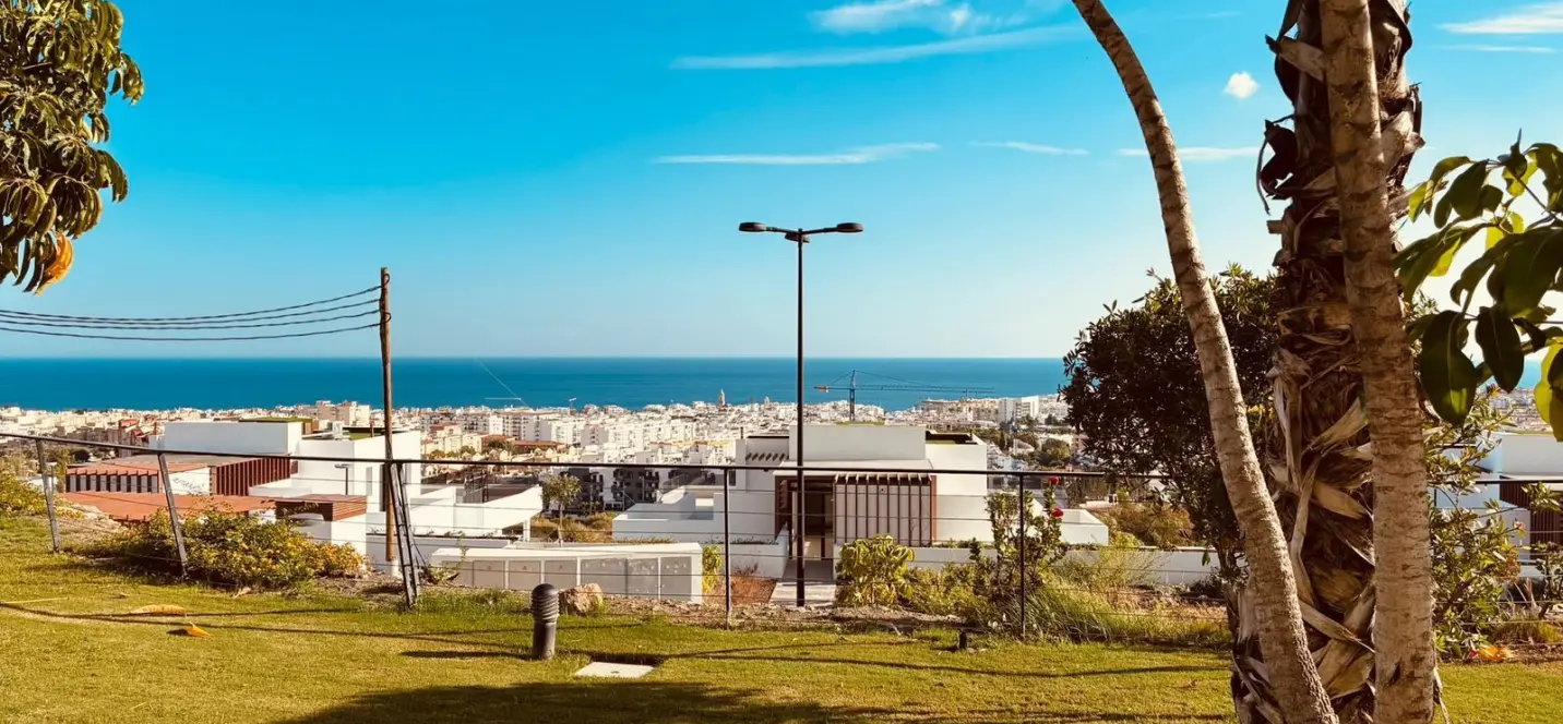 Sale of ground floor apartment in Estepona 0