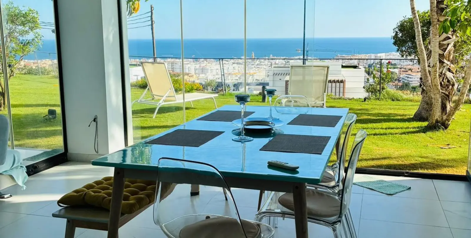 Sale of ground floor apartment in Estepona 2