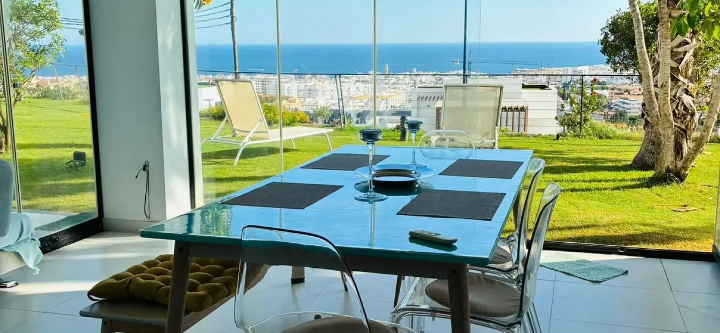 Sale of ground floor apartment in Estepona 1