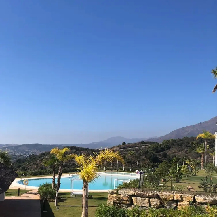 Sale of ground floor apartment in Estepona