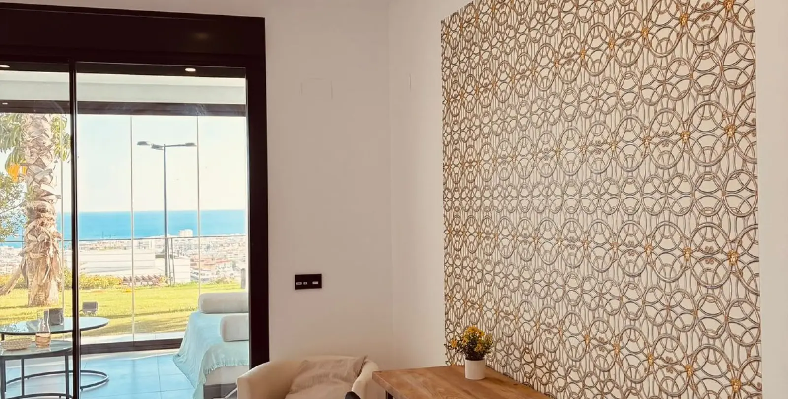 Sale of ground floor apartment in Estepona 12