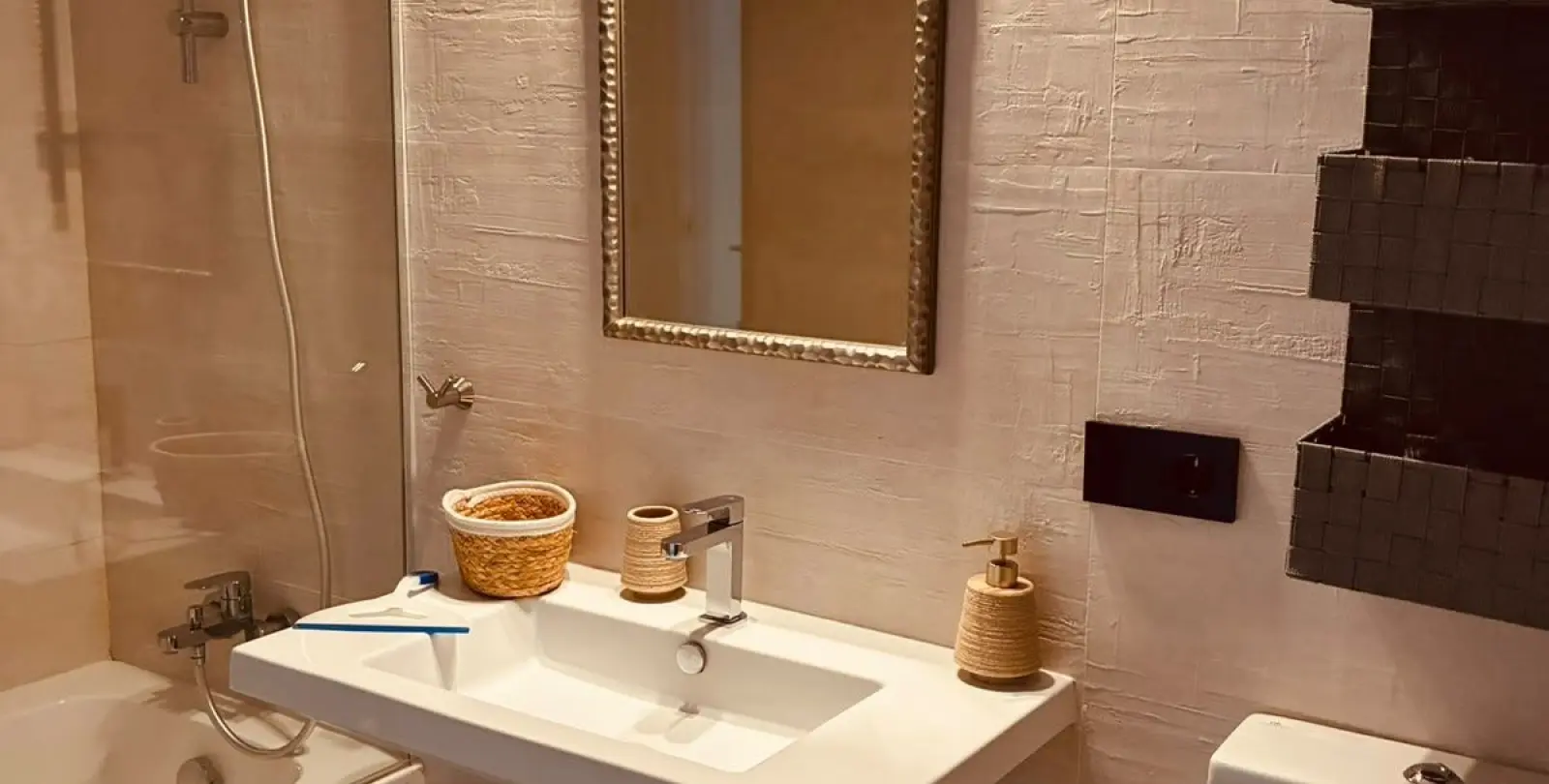 Sale of ground floor apartment in Estepona 20