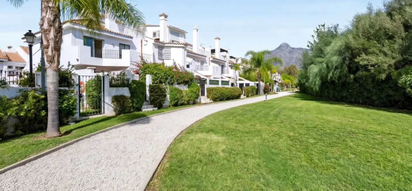 Sale of townhouse in Nueva Andalucía 1