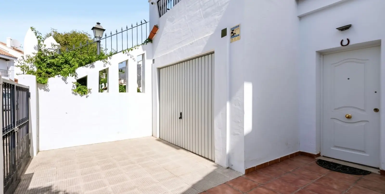 Sale of townhouse in Nueva Andalucía 13