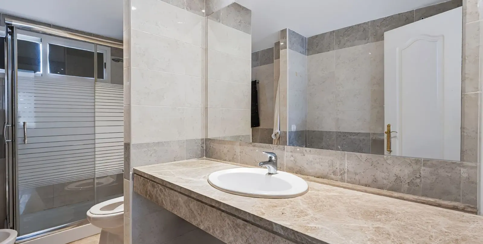 Sale of townhouse in Nueva Andalucía 19