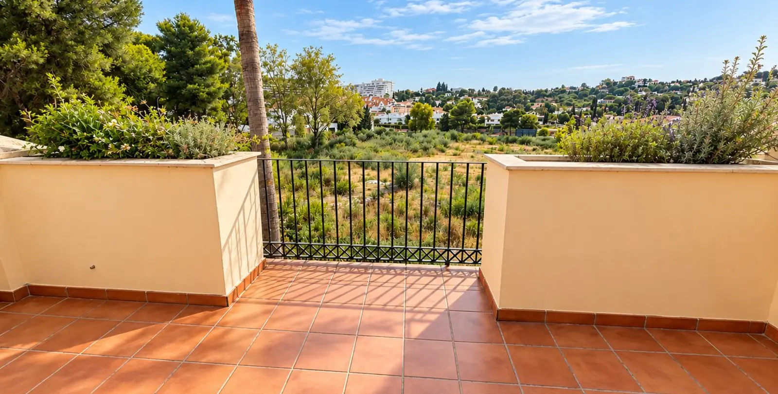 Sale of townhouse in Aloha 13