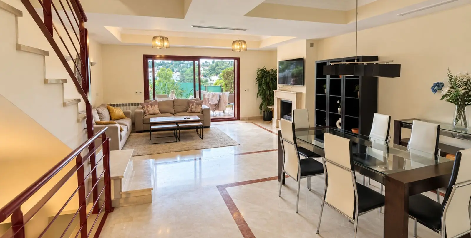Sale of townhouse in Aloha 18
