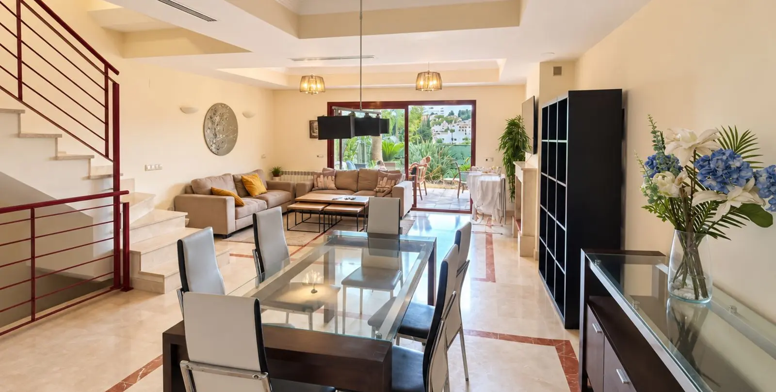 Sale of townhouse in Aloha 20