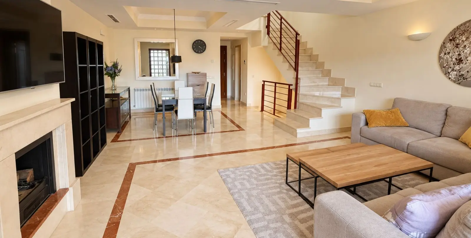 Sale of townhouse in Aloha 25