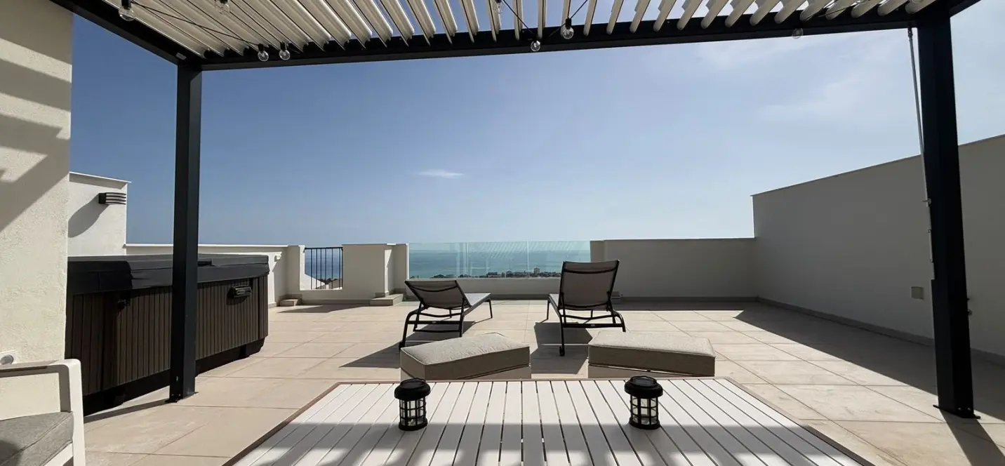 Sale of penthouse in Benalmadena 1