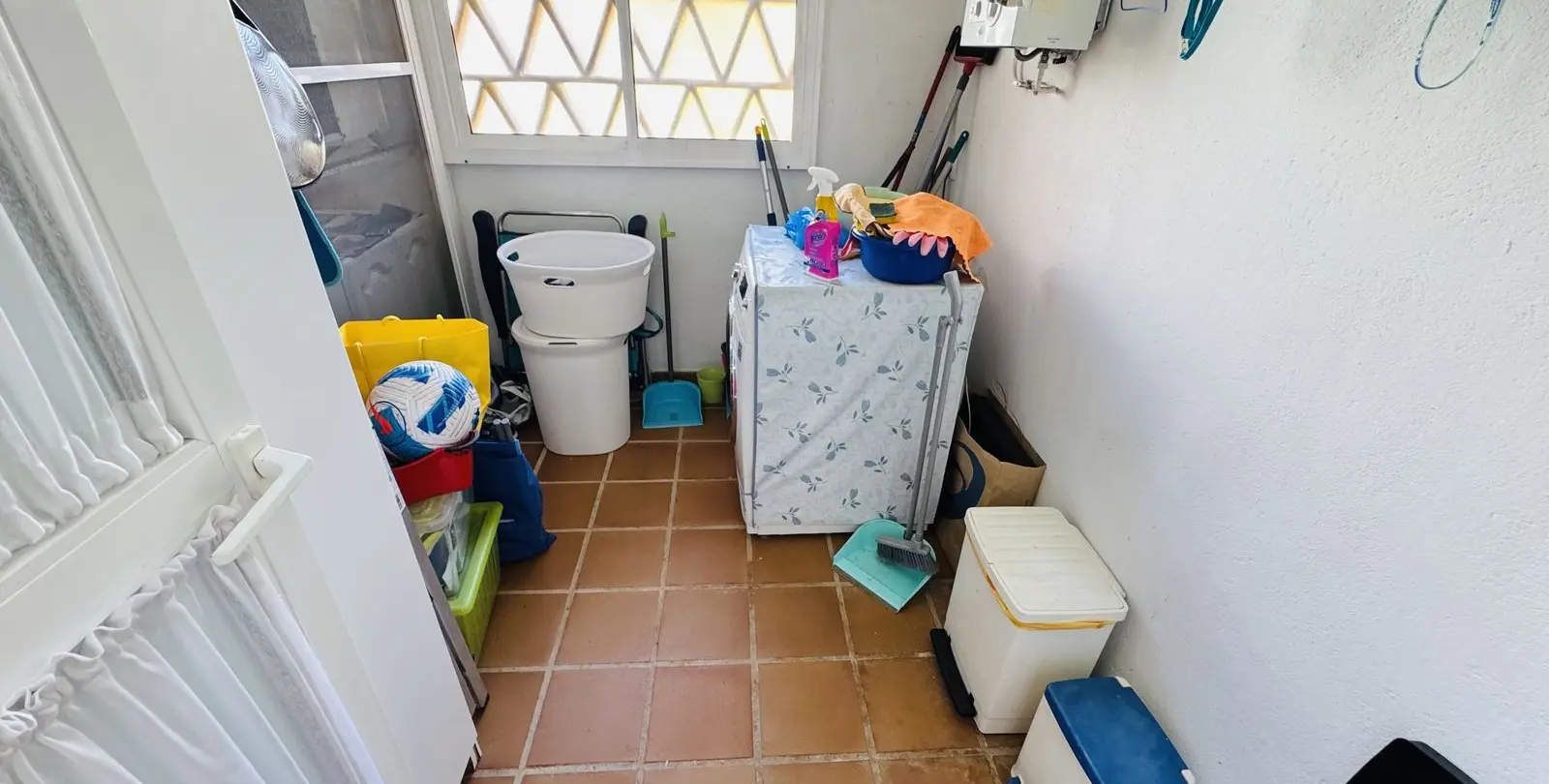 Venta de apartamento en planta media en Calahonda 15