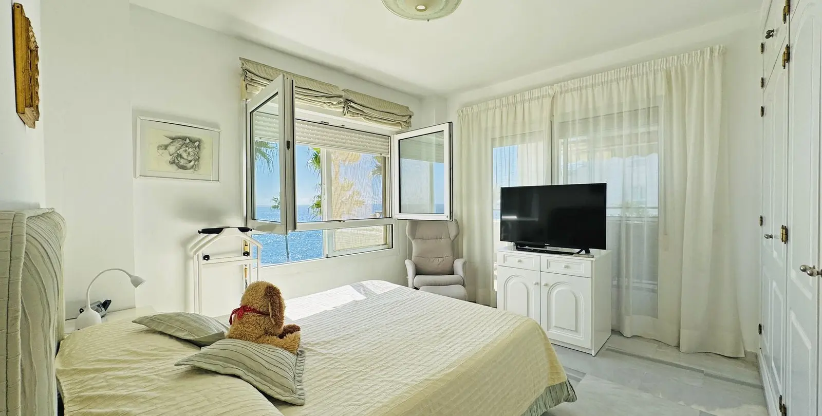 Venta de apartamento en planta media en Calahonda 20