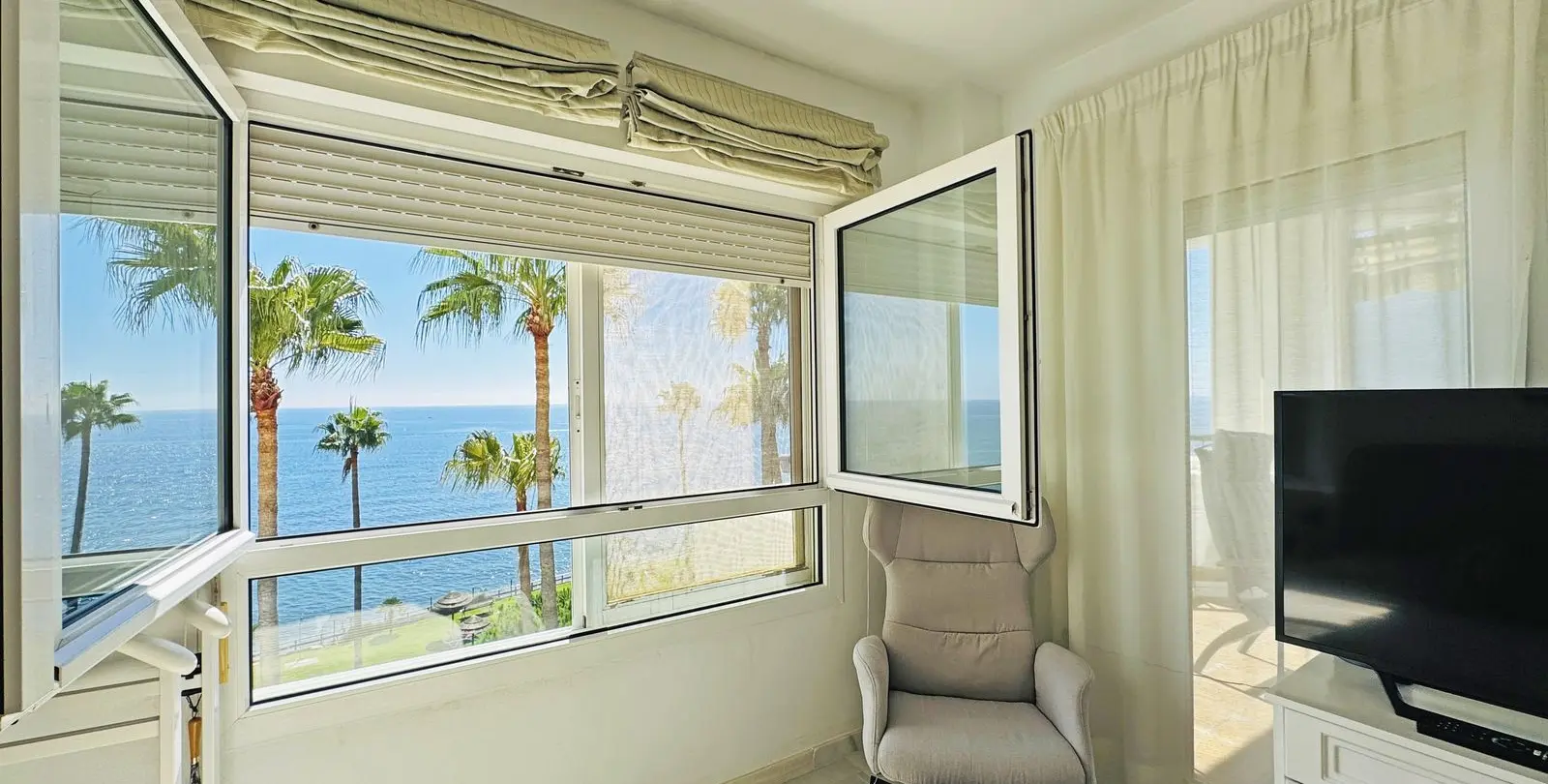 Venta de apartamento en planta media en Calahonda 21
