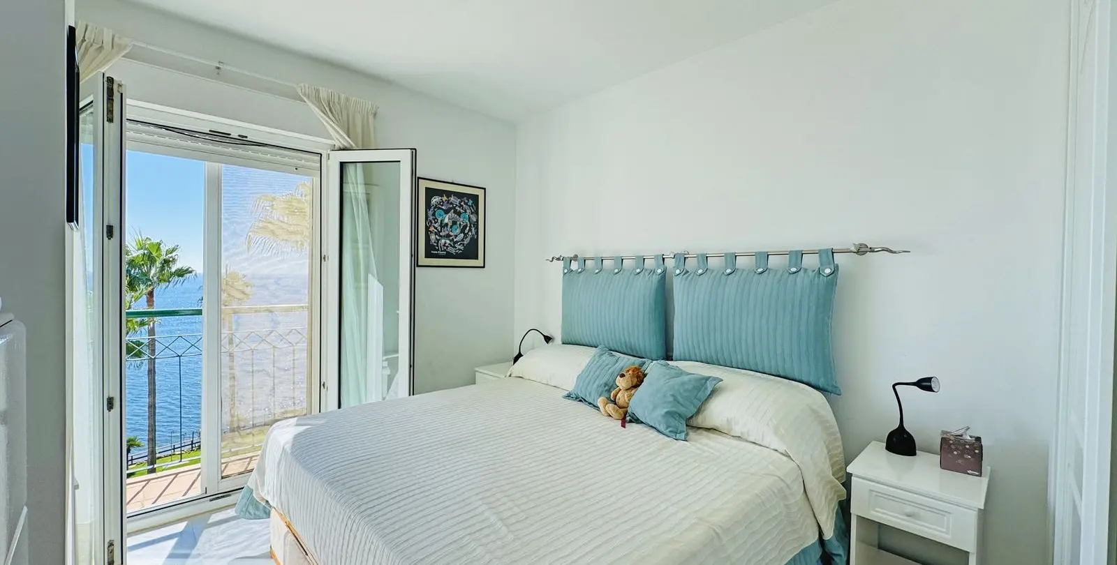 Venta de apartamento en planta media en Calahonda 27