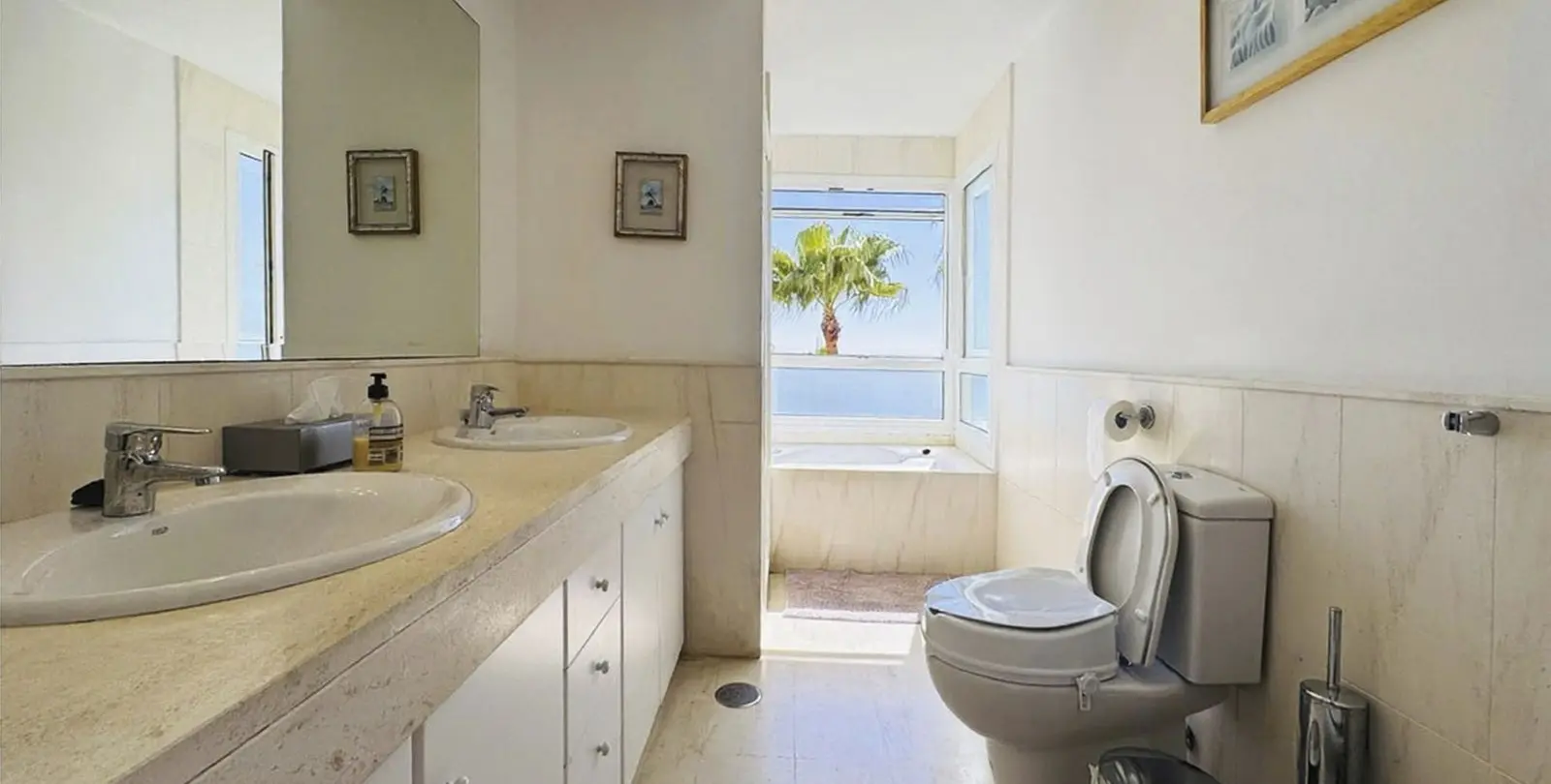 Venta de apartamento en planta media en Calahonda 31