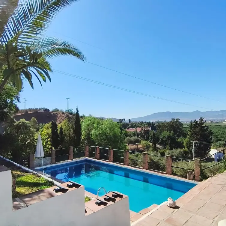 Venta de finca - cortijo en Campanillas