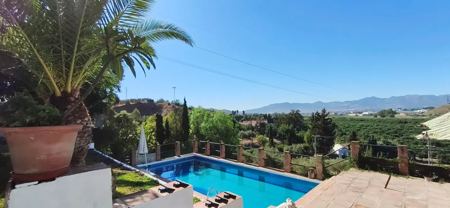 Venta de finca - cortijo en Campanillas 0