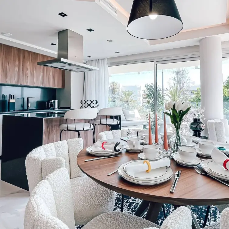 Venta de apartamento en planta media en San Pedro de Alcántara