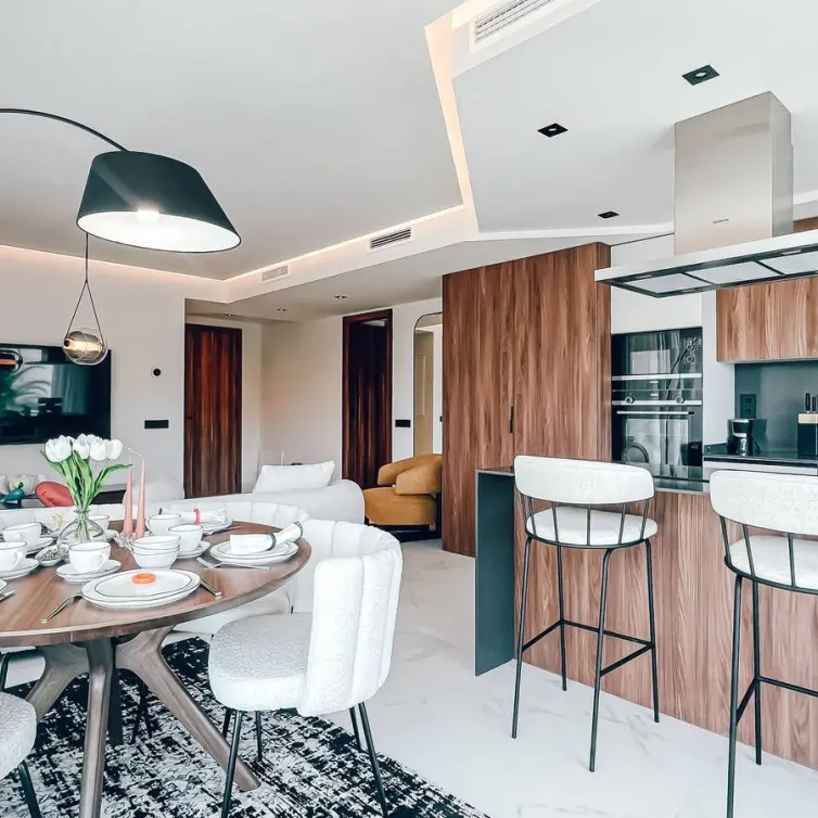 Venta de apartamento en planta media en San Pedro de Alcántara