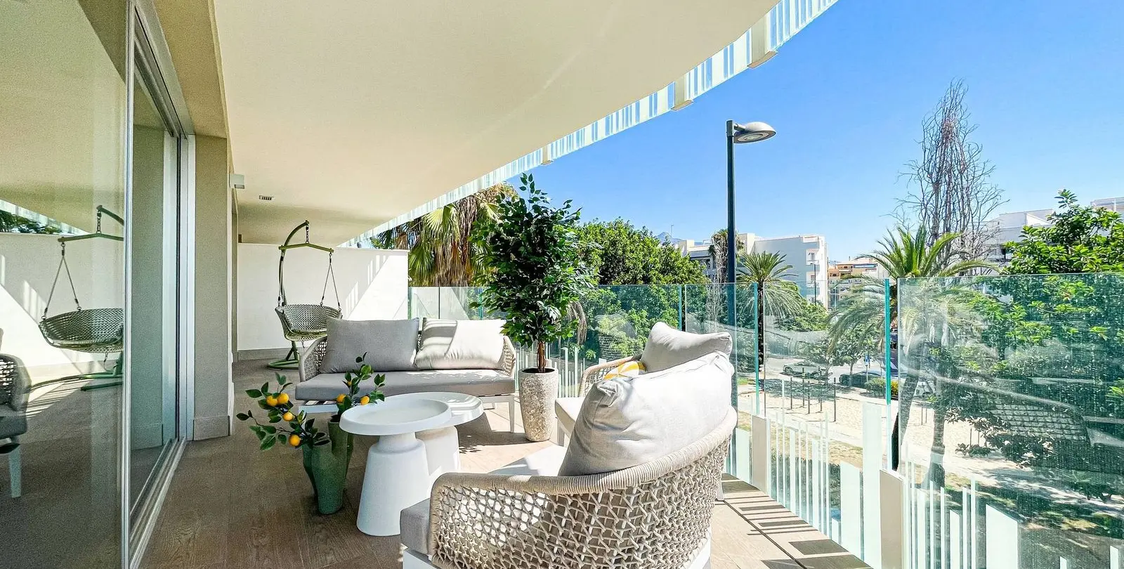 Venta de apartamento en planta media en San Pedro de Alcántara 8