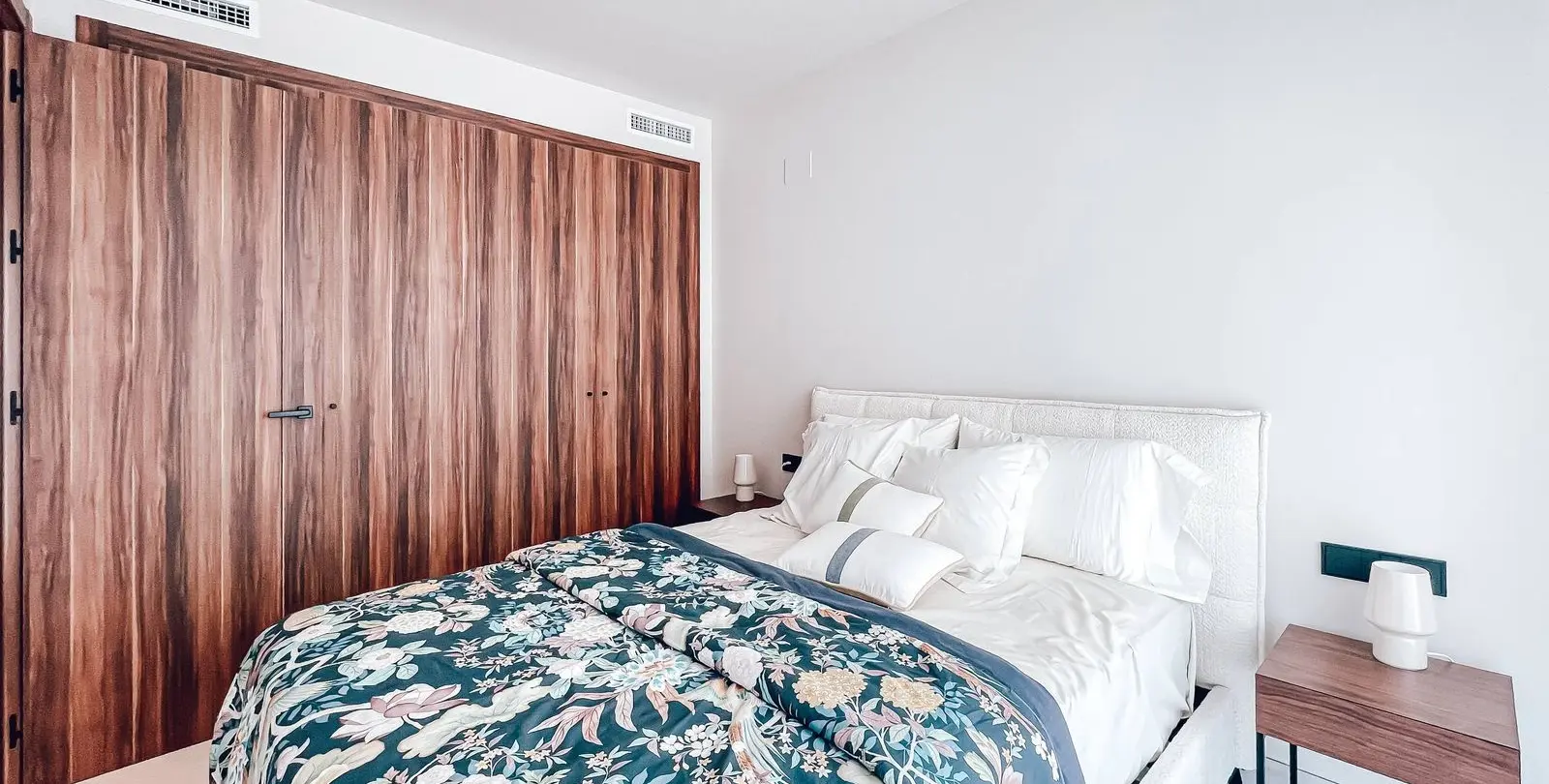 Venta de apartamento en planta media en San Pedro de Alcántara 18