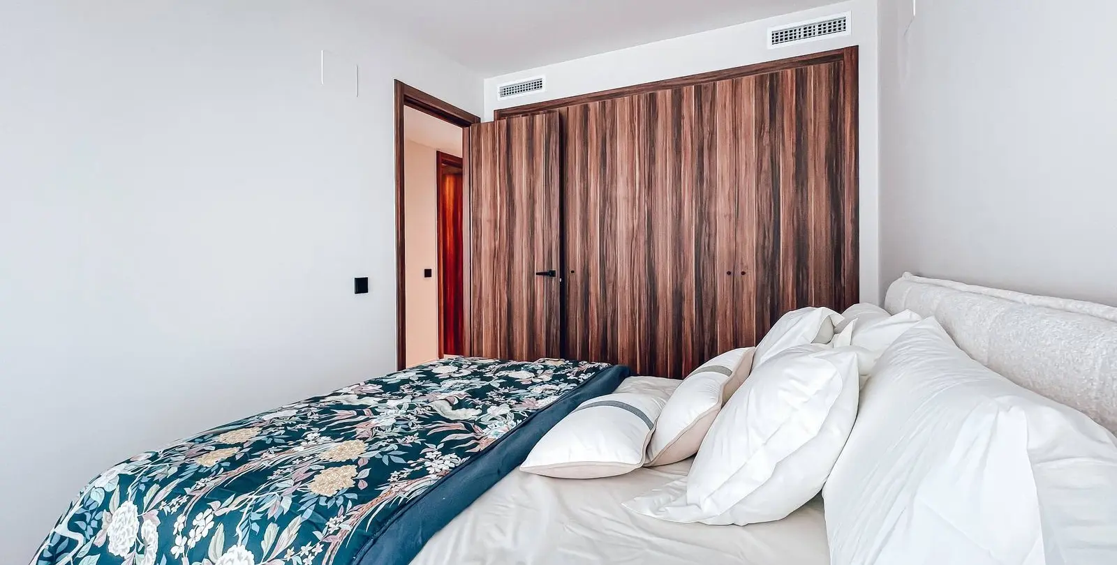 Venta de apartamento en planta media en San Pedro de Alcántara 19