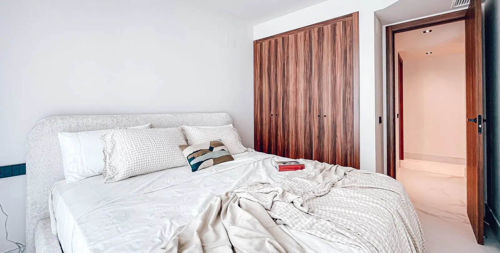 Venta de apartamento en planta media en San Pedro de Alcántara 21