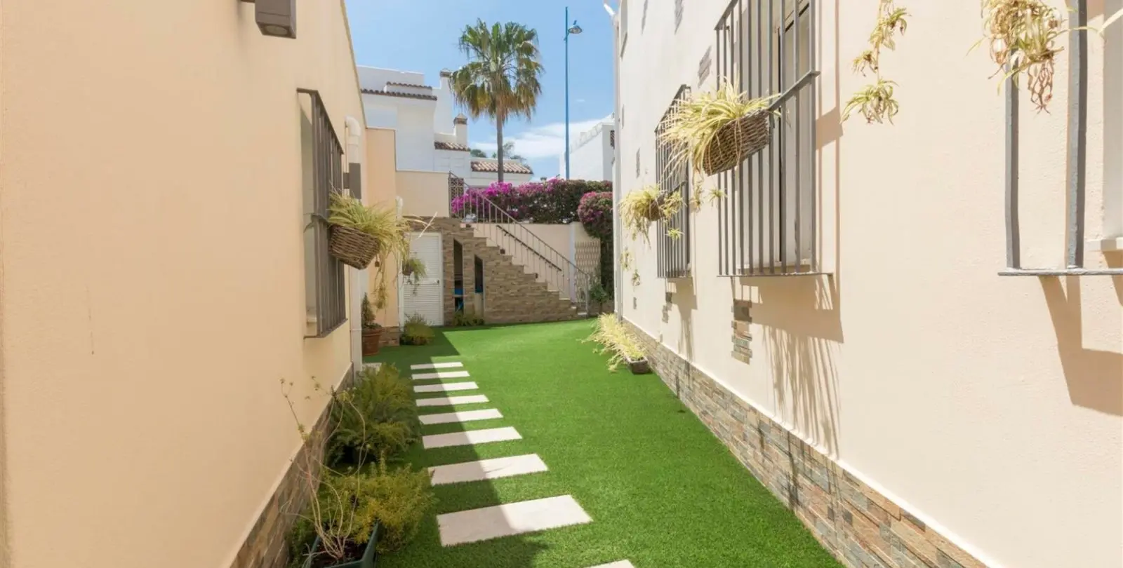 Venta de villa independiente en San Pedro de Alcántara 56