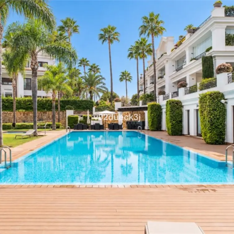 Venta de apartamento en planta baja en Estepona