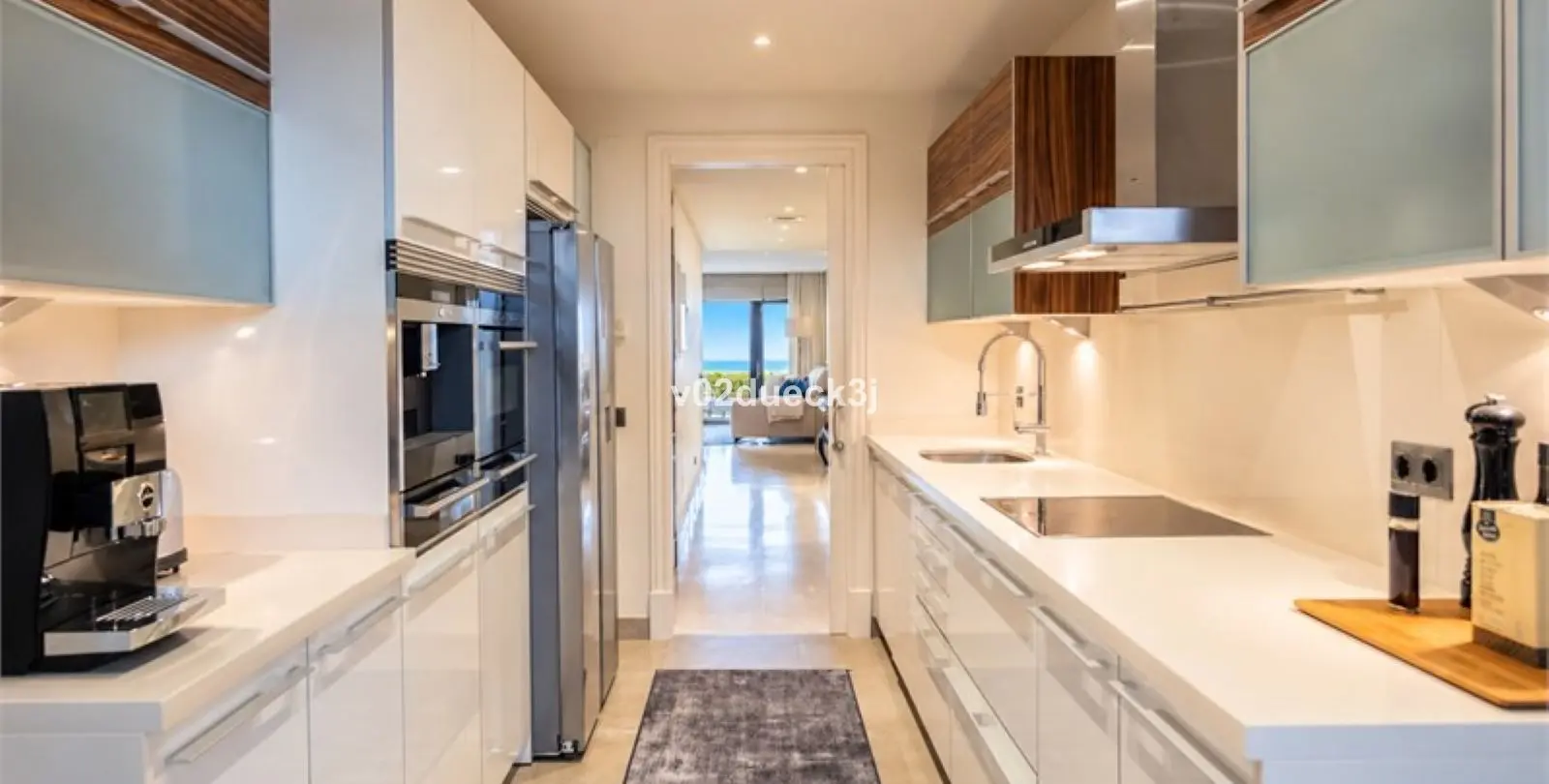 Venta de apartamento en planta baja en Estepona 2