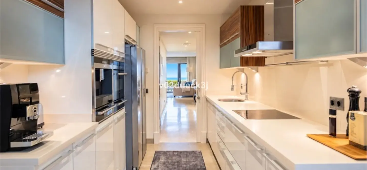 Venta de apartamento en planta baja en Estepona 1