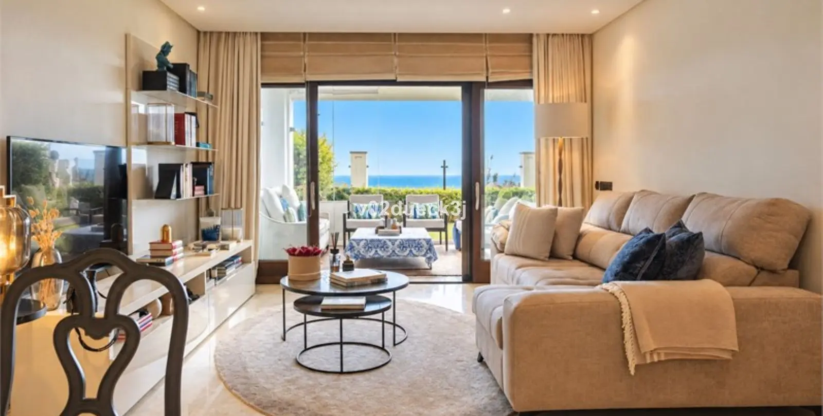 Venta de apartamento en planta baja en Estepona 3