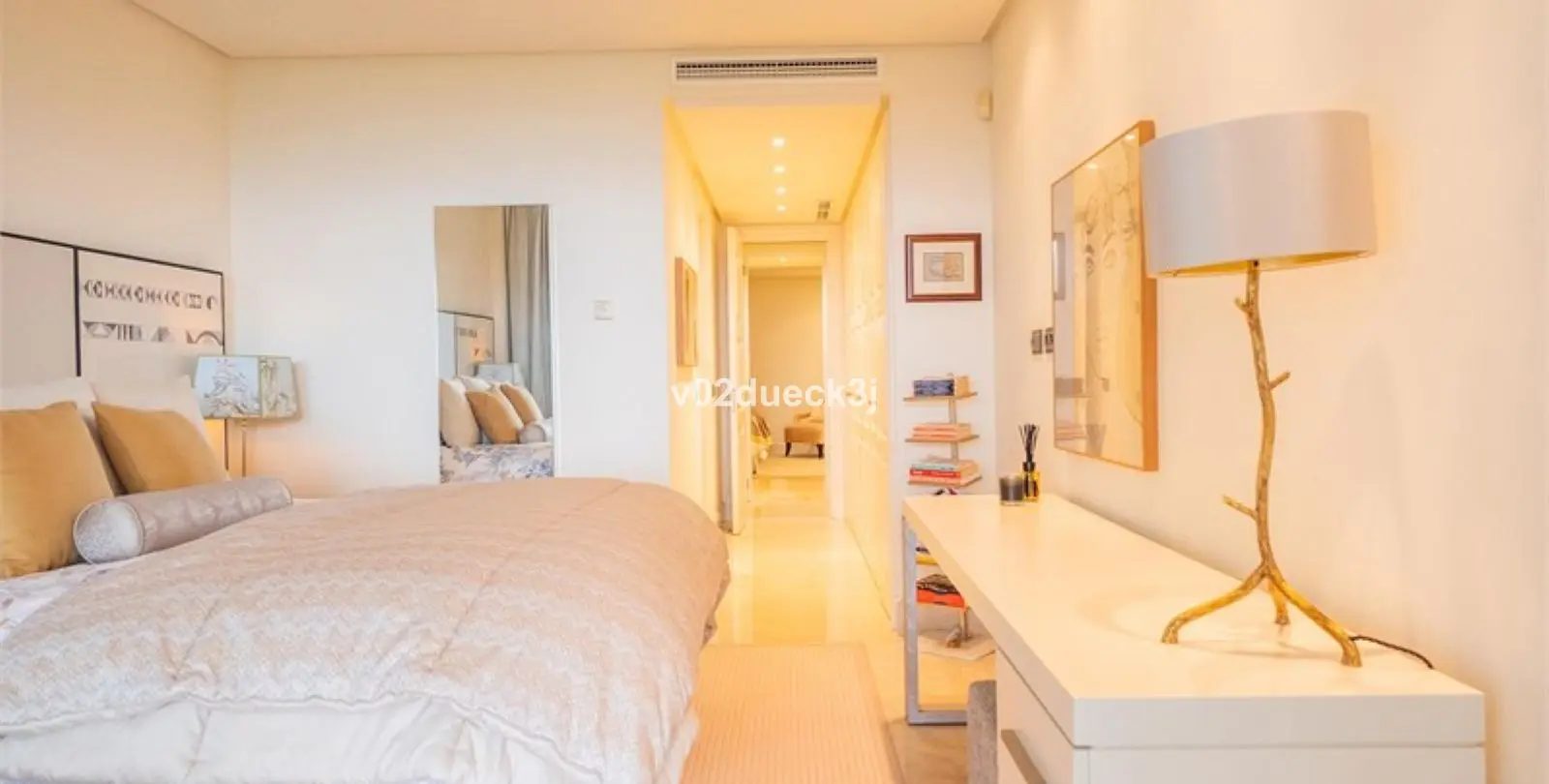 Venta de apartamento en planta baja en Estepona 4