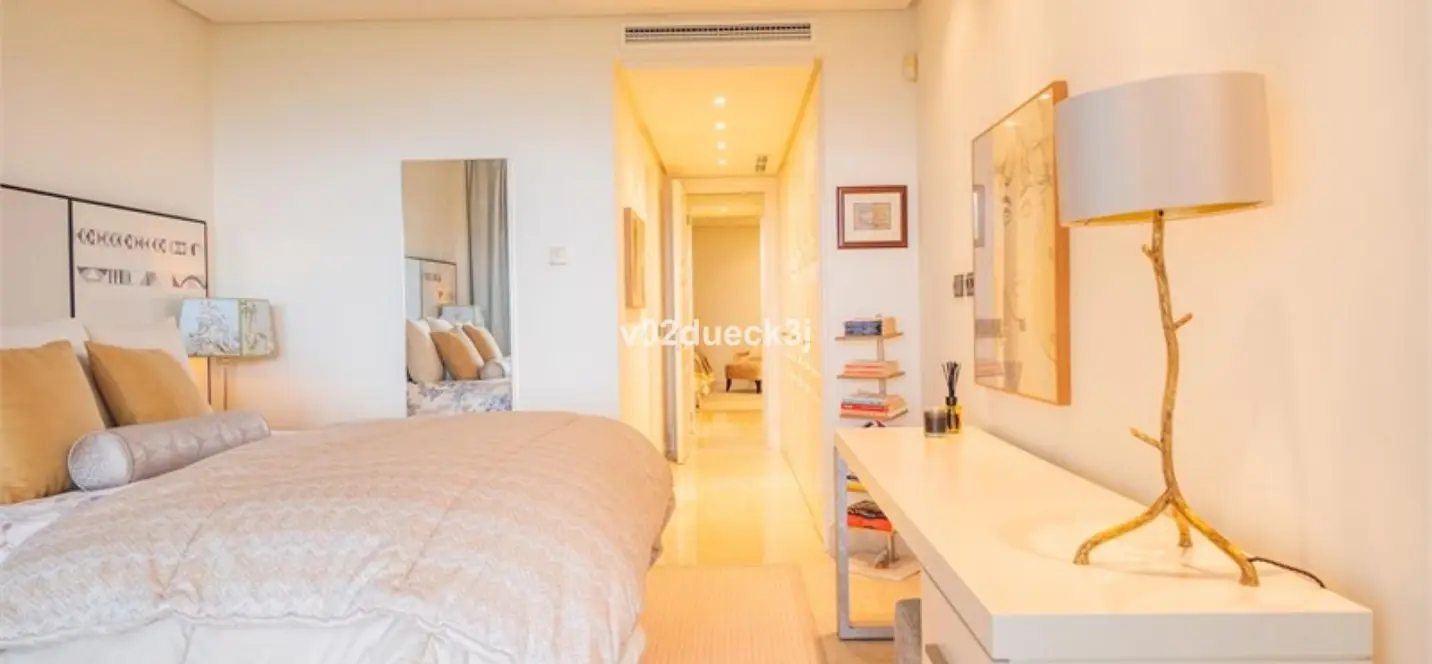 Venta de apartamento en planta baja en Estepona 3