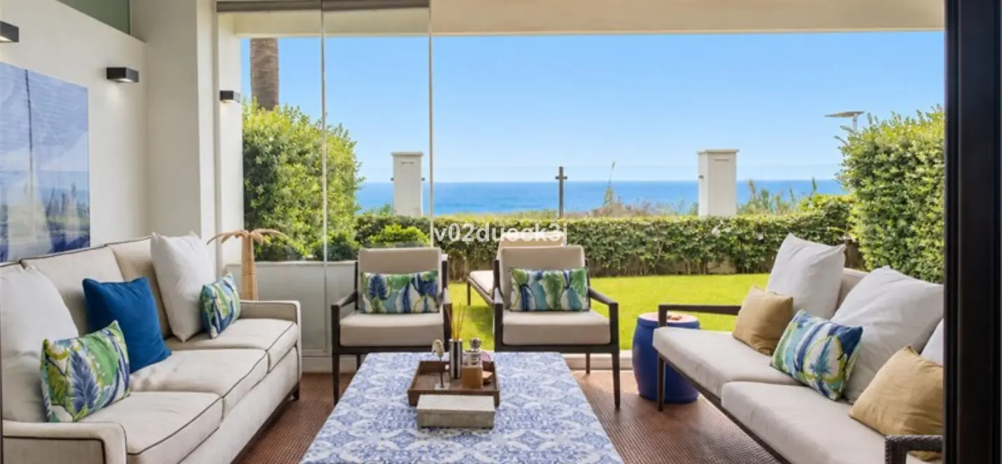 Venta de apartamento en planta baja en Estepona 4