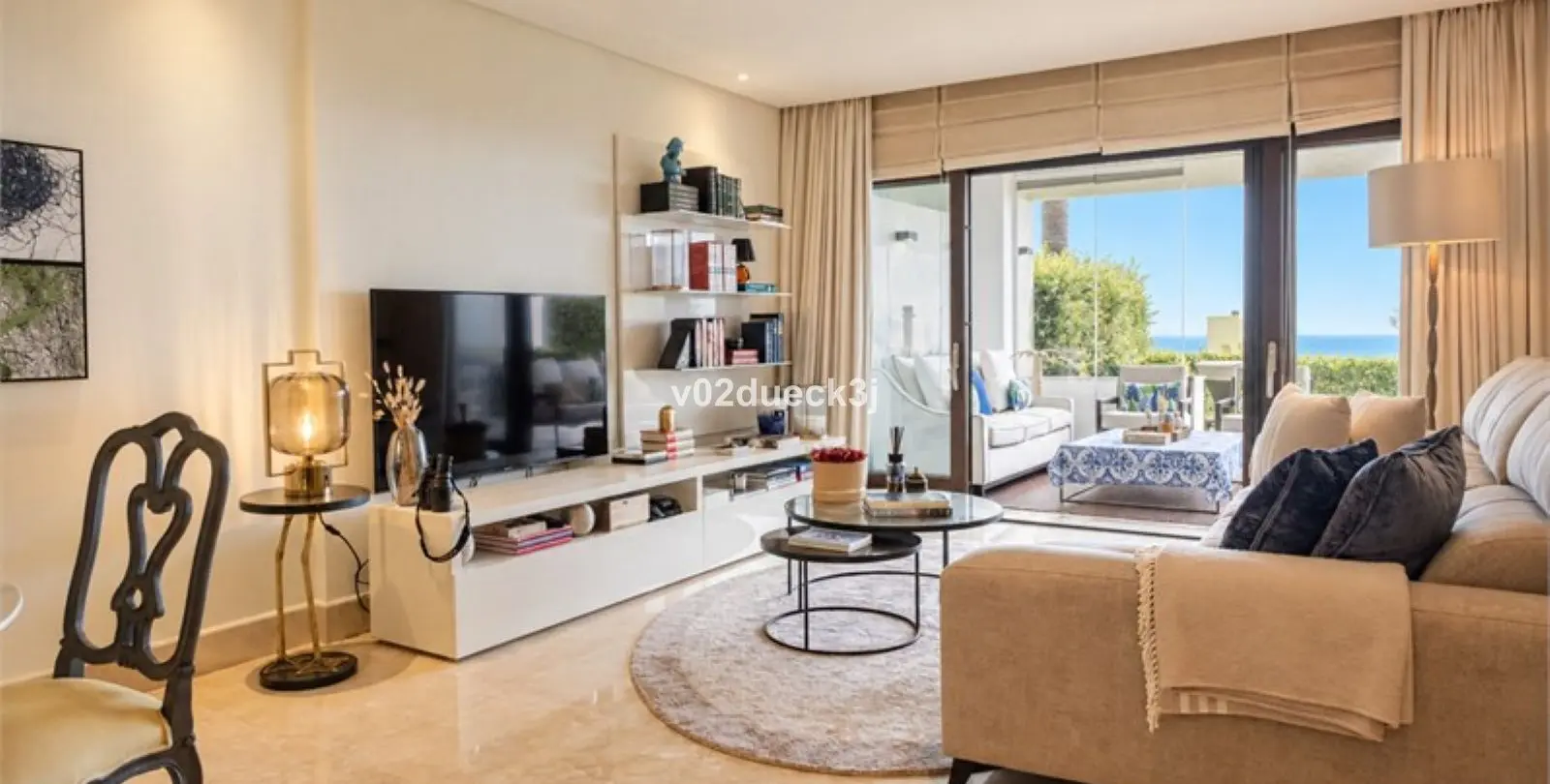 Venta de apartamento en planta baja en Estepona 7