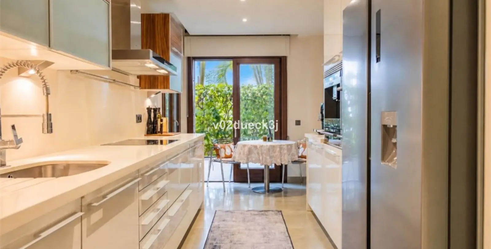 Venta de apartamento en planta baja en Estepona 8